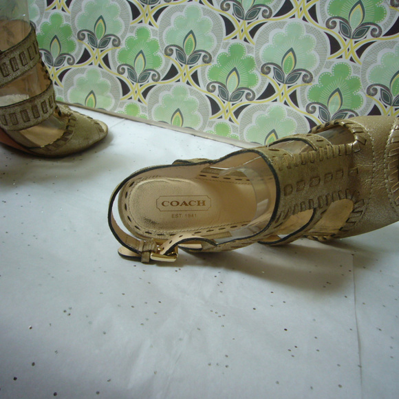 Coach Gold Caged Ankle Strap Sandal - 8.5 M EUC! - Picture 3 of 8